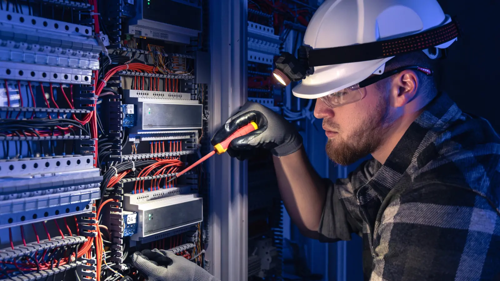 System Engineer Admin Server Rack Installation